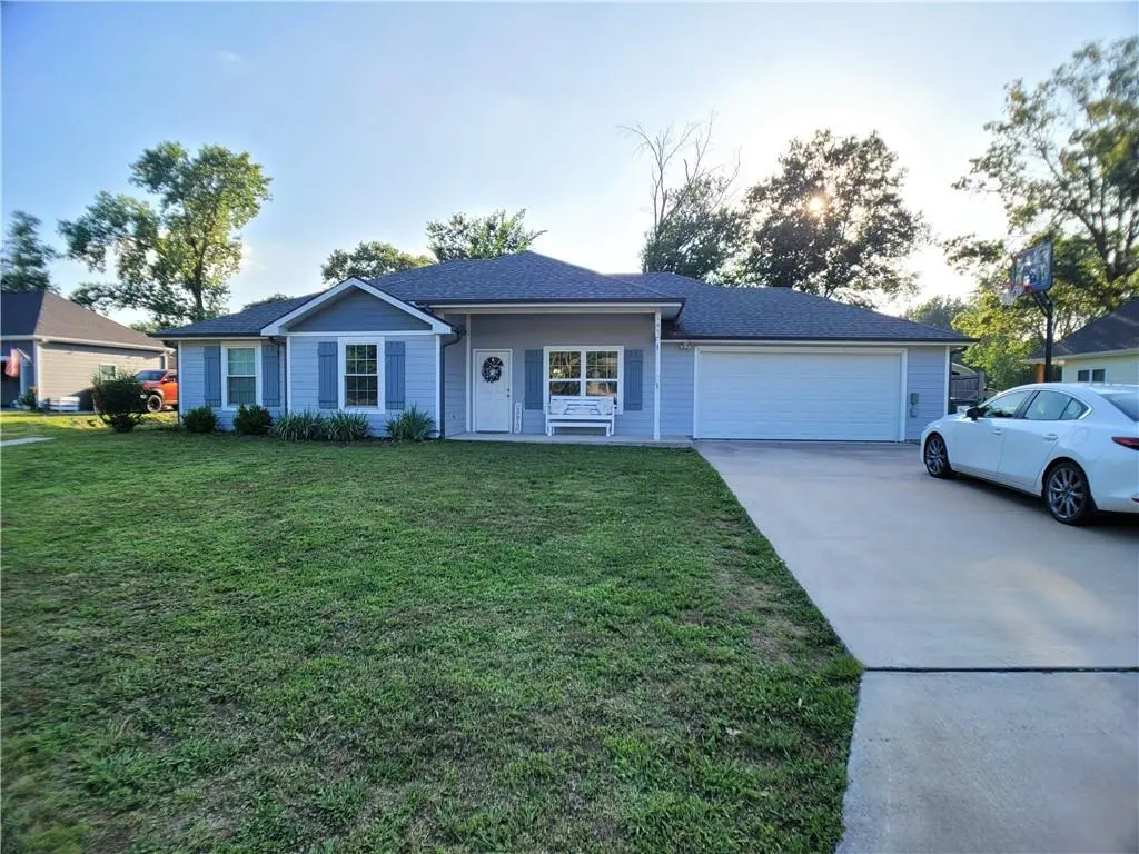 1203 Lakewood DR, Pittsburg, KS 66762