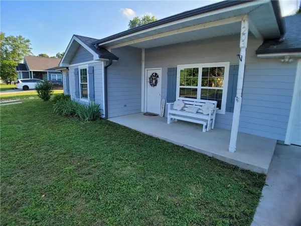 1203 Lakewood DR, Pittsburg, KS 66762
