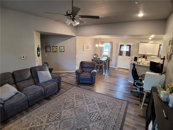 1203 Lakewood DR, Pittsburg, KS 66762