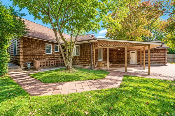1041 Joselson AVE, Bay Shore, NY 11706