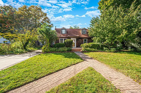 1041 Joselson AVE, Bay Shore, NY 11706