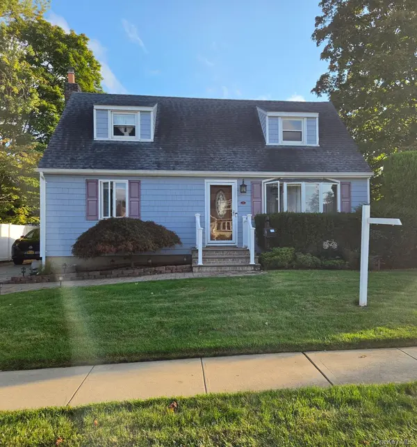 2 Gateway, Farmingdale, NY 11735