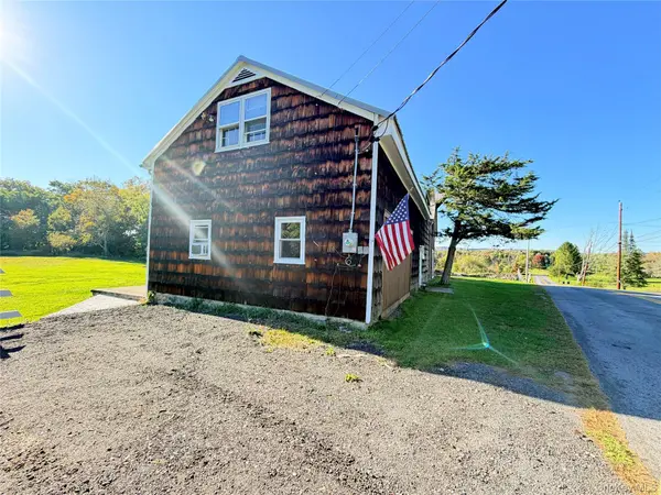 33 Howells TPKE, Middletown, NY 10940