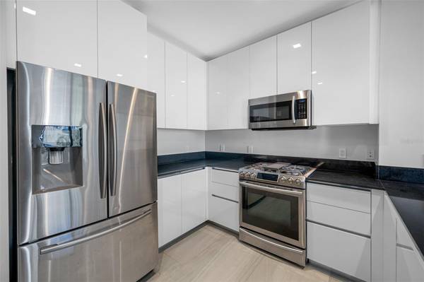 5 N OSCEOLA AVE #204, Clearwater, FL 33755