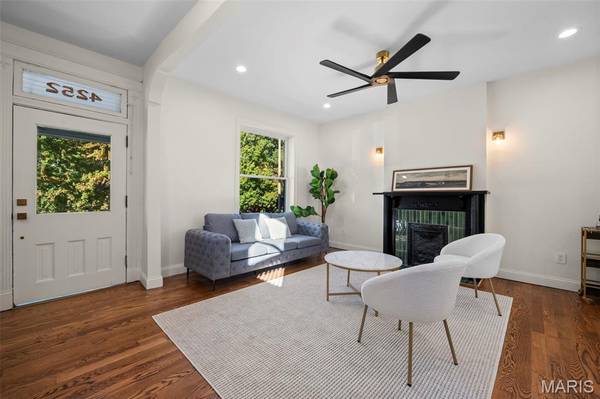 4252 Russell BLVD, St Louis, MO 63110
