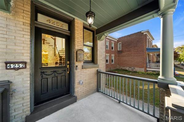 4252 Russell BLVD, St Louis, MO 63110