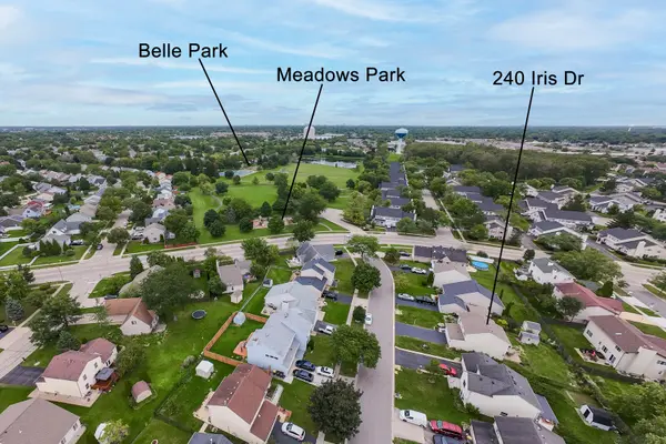 240 Iris DR, Streamwood, IL 60107