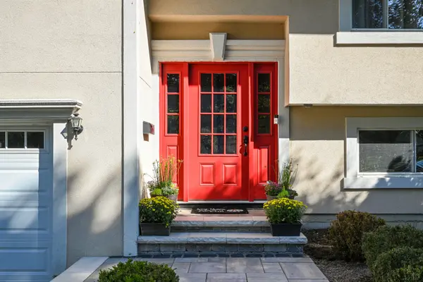89 N Lambert RD, Glen Ellyn, IL 60137
