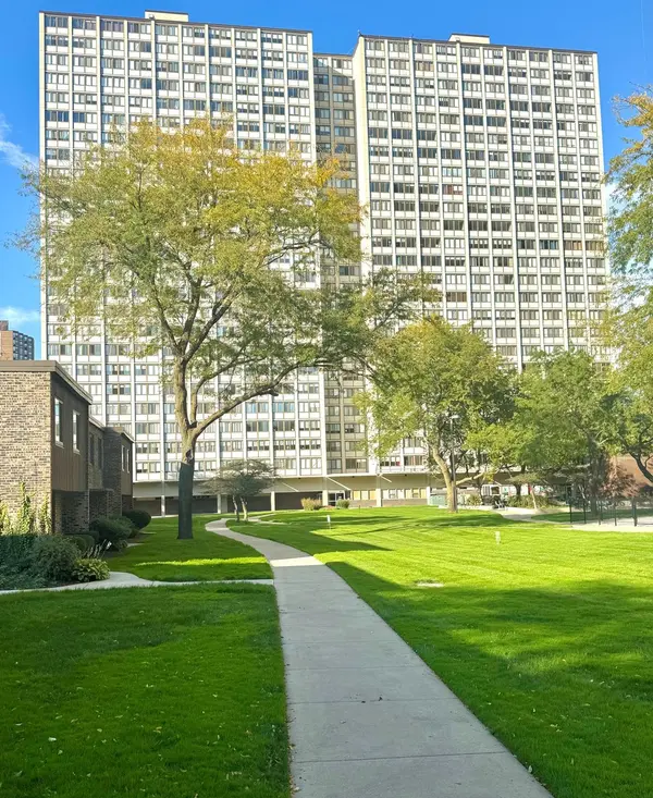 4800 S Lake Park AVE #306, Chicago, IL 60615