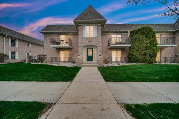 2649 Georgetowne #B2, Highland, IN 46322