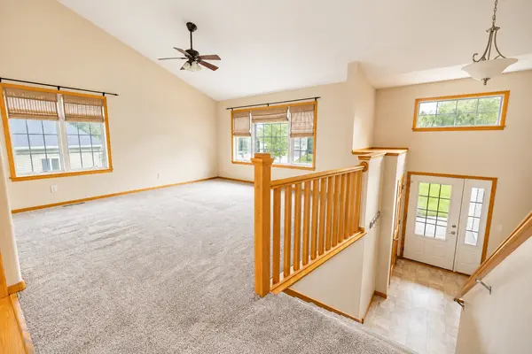 608 Colodoro LN, Eagle Lake, MN 56024