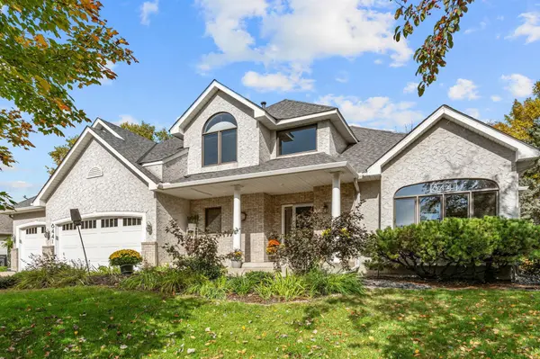 8441 W Lake DR, Chanhassen, MN 55317