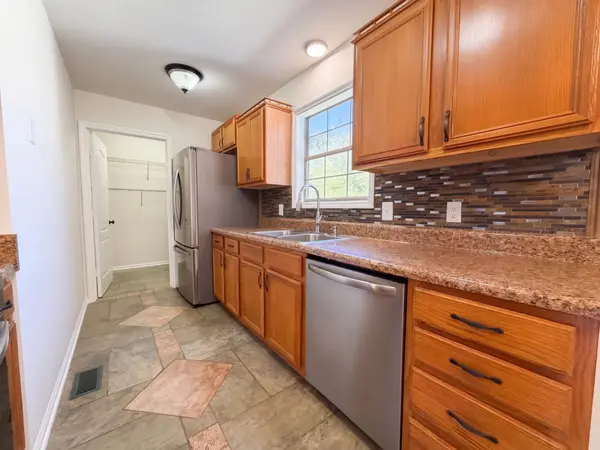 1037 Shadowbrook Dr, Greenbrier, TN 37073