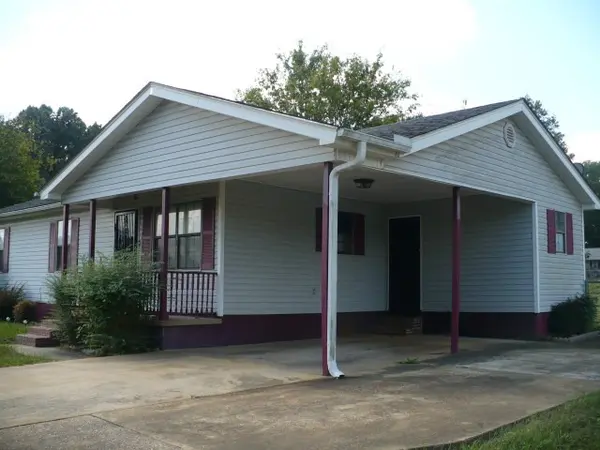 115 English St, Bolivar, TN 38008