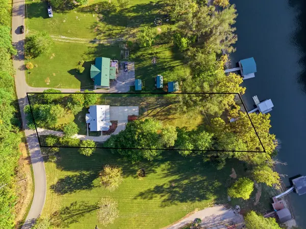 263 River Oaks Dr, Sparta, TN 38583