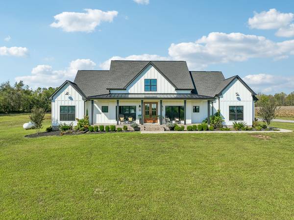 337 Oakdale Rd, Westmoreland, TN 37186