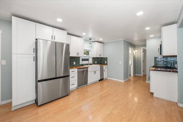 13401 E Valleyway Ave, Spokane Valley, WA 99216