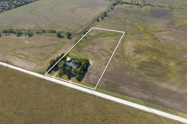 22215 SW indianola Rd, Douglass, KS 67039