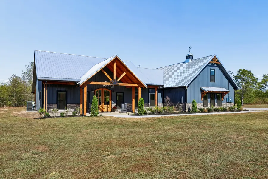 4976 Comstock Rd, Chapel Hill, TN 37034
