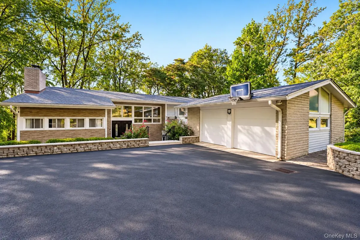 498 Winding RD, Ardsley, NY 10502