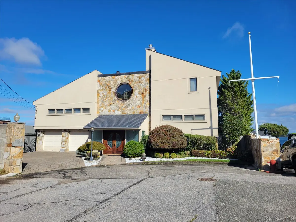 154-43 Riverside DR, Beechhurst, NY 11357