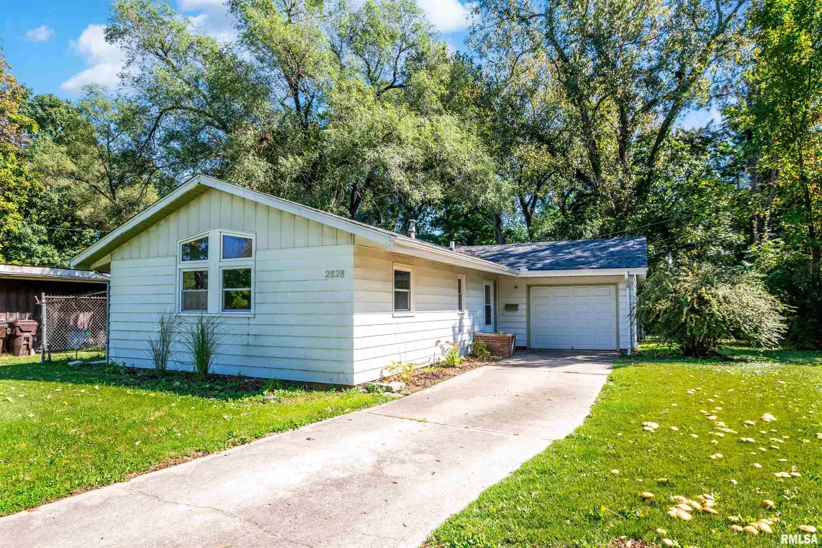 2828 N HARPER TER, Peoria, IL 61604