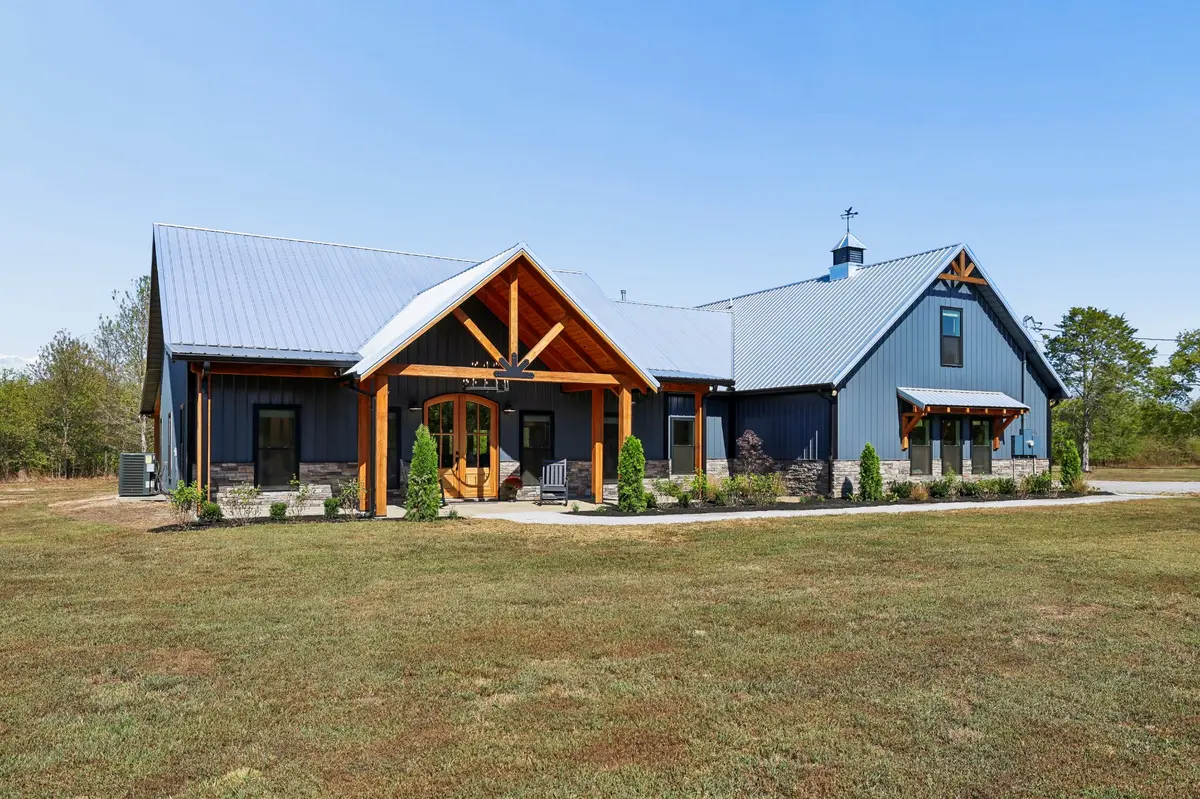 4976 Comstock Rd, Chapel Hill, TN 37034
