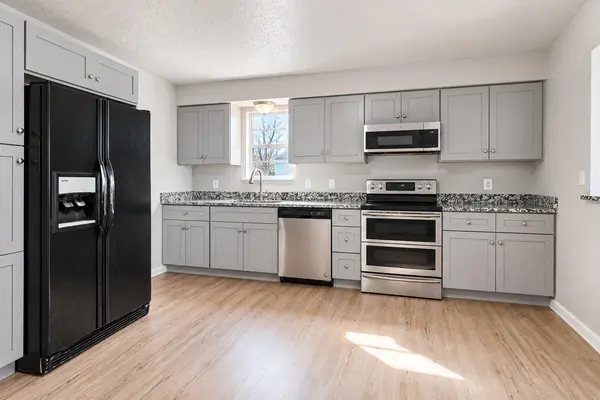 303 E AUSTIN Ave, Round Rock, TX 78664
