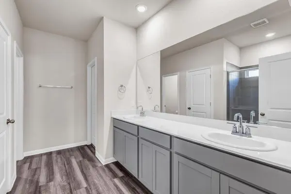 913 Main ST, Hutto, TX 78634