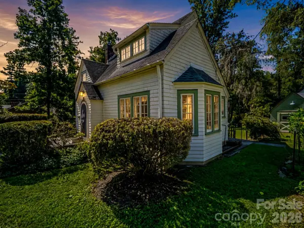323 Blythe ST, Hendersonville, NC 28739