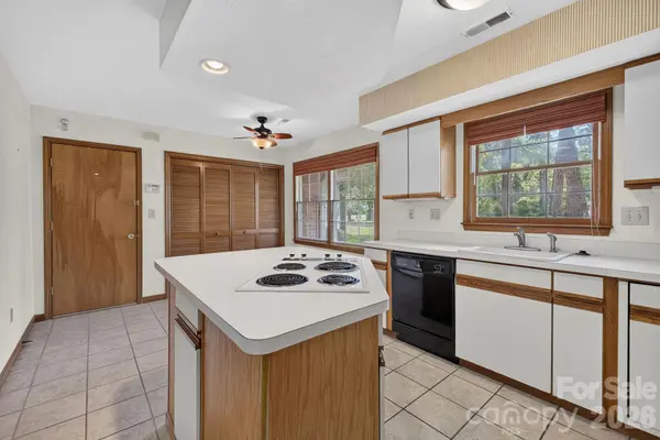 21 Carolina Shores DR, Carolina Shores, NC 28467