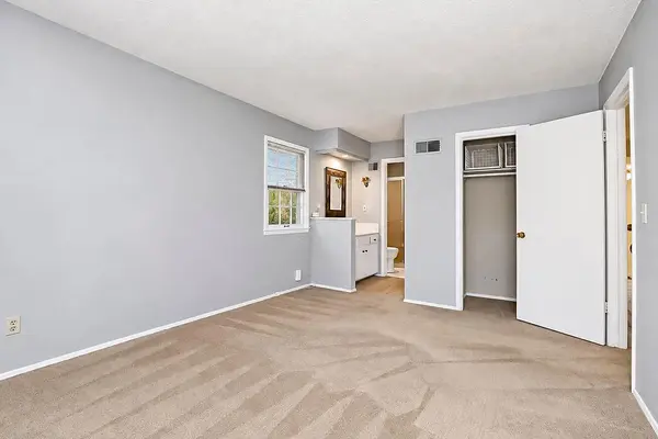 9808 Wedd ST, Overland Park, KS 66212