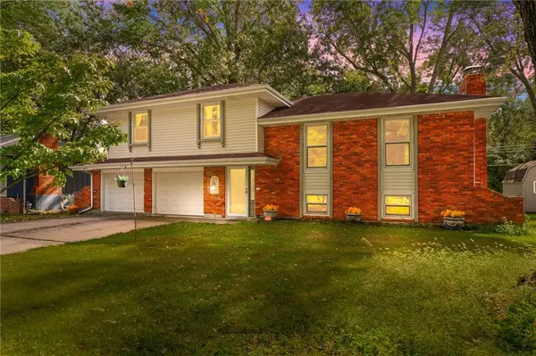 435 Kingsley AVE, Liberty, MO 64068