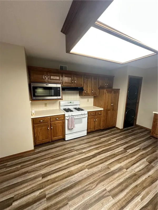 3007-A Cedar Crest DR, Independence, MO 64057