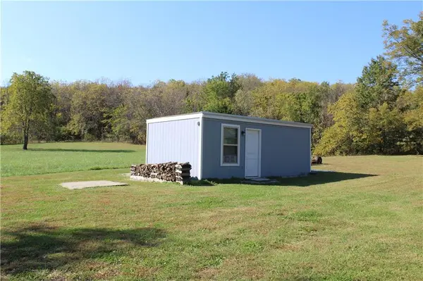 964 Doty School RD, Bates City, MO 64011