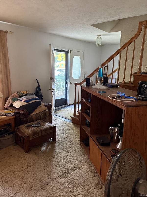 23009 Cambridge CT, Elkhart, IN 46516-9185