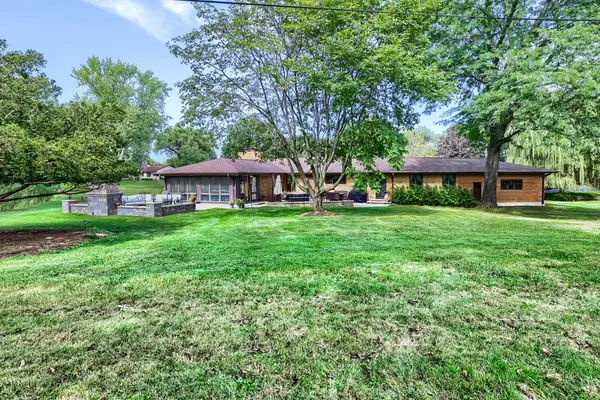 1803 Paula CT, Sleepy Hollow, IL 60118