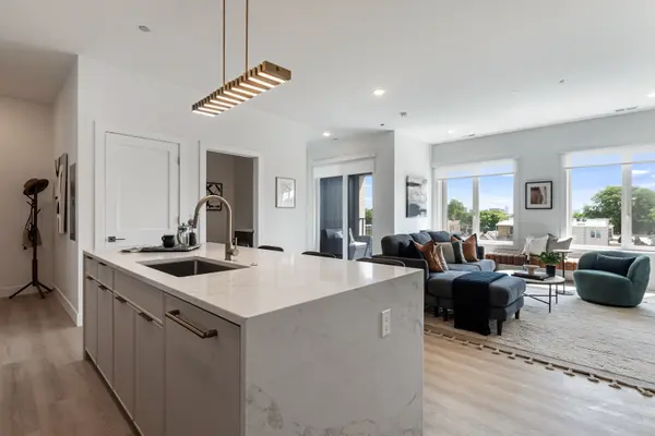1628 N Damen AVE #401, Chicago, IL 60647
