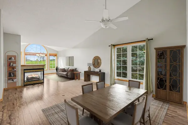 8950 Deer Run CT, Victoria, MN 55386