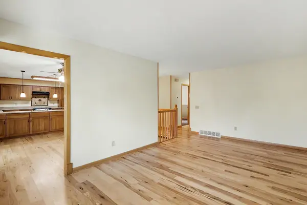 12325 Villaburne DR, Burnsville, MN 55337