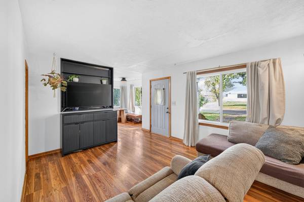 1908 Kathleen DR, West Saint Paul, MN 55118
