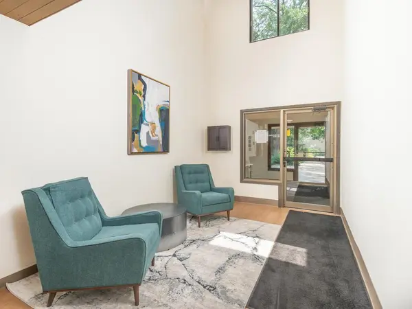 4101 Parklawn AVE #331, Edina, MN 55435