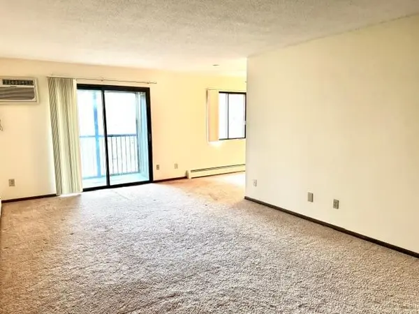 4101 Parklawn AVE #331, Edina, MN 55435