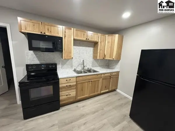 311-313.5 S Hickory St, Mcpherson, KS 67460
