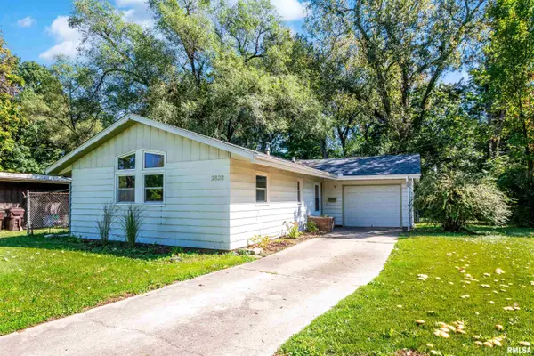 2828 N HARPER TER, Peoria, IL 61604