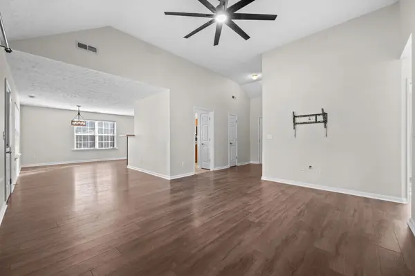 2050 Barretts Ridge Dr, Murfreesboro, TN 37130