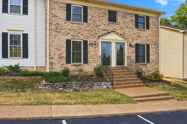 5704 Stone Brook Dr, Brentwood, TN 37027