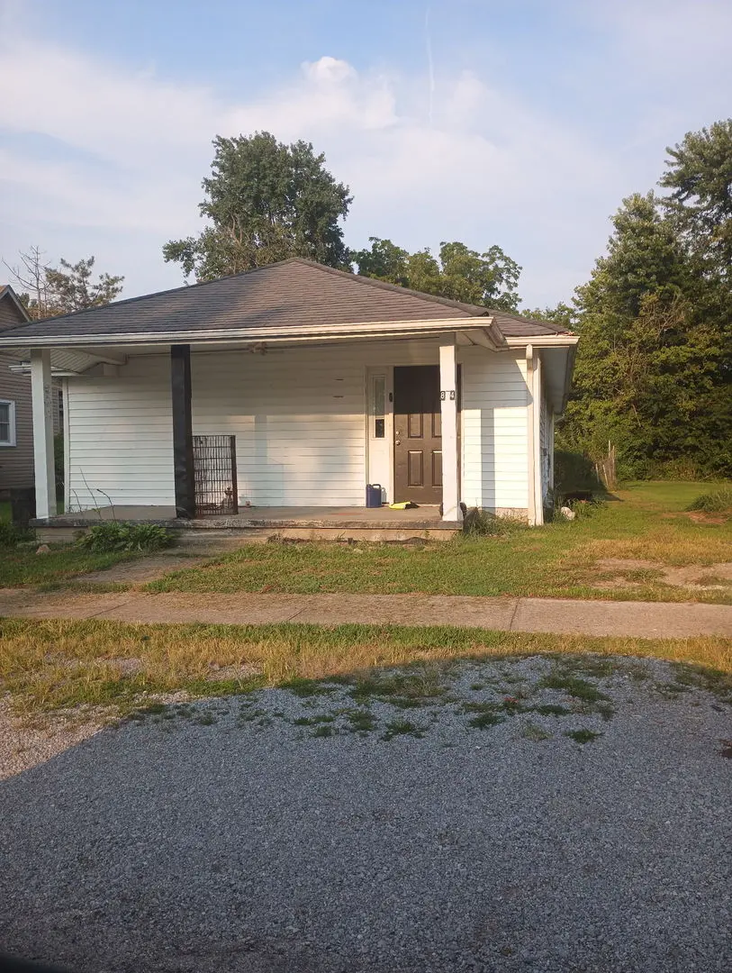 804 S 12 ST, Herrin, IL 62948