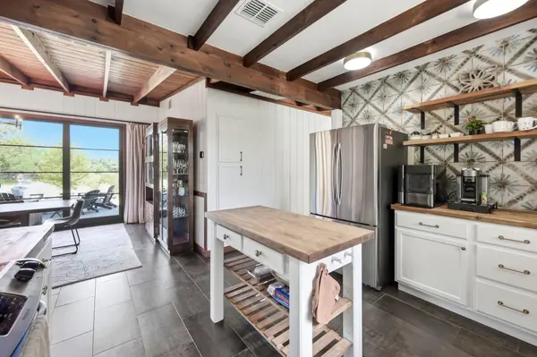 2215 Spoke Hollow RD, Wimberley, TX 78676