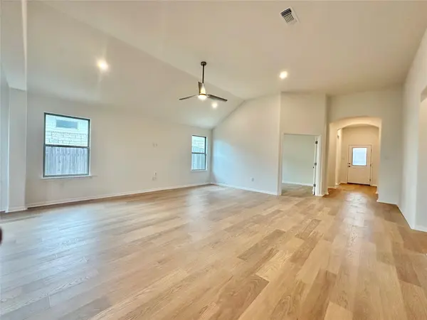 326 Dogvane CIR, Kyle, TX 78640